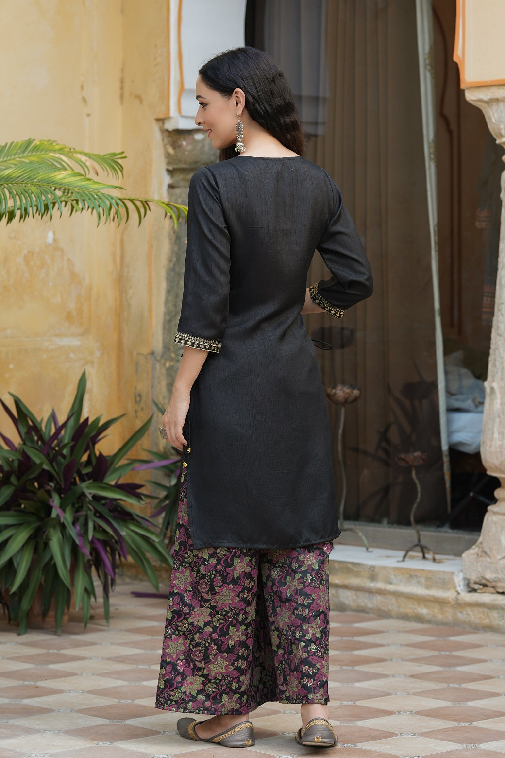 Color_Black