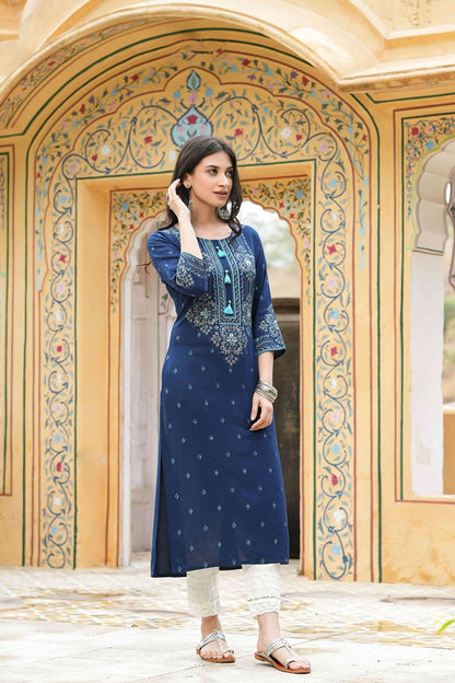 Women's  Blue Rayon Placement Printed Straight Kurta