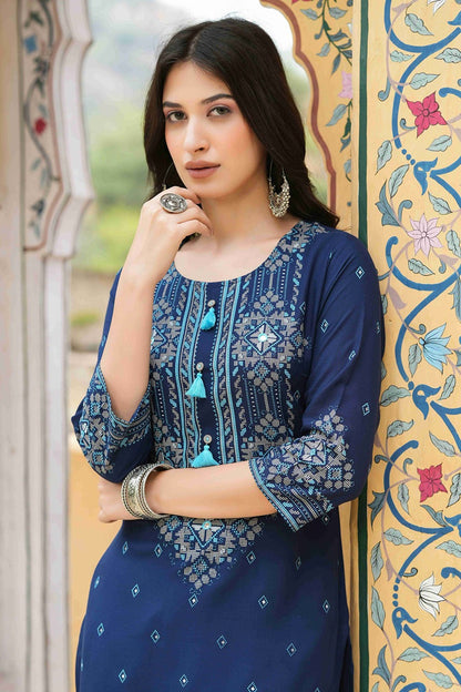 Women's  Blue Rayon Placement Printed Straight Kurta