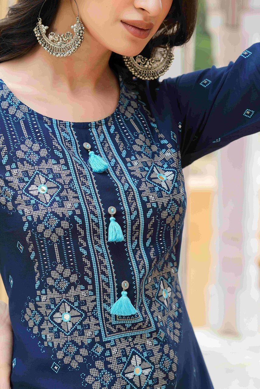 Women's  Blue Rayon Placement Printed Straight Kurta