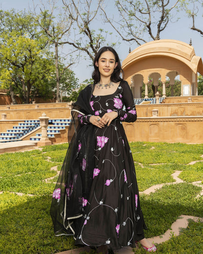 Women's Neea Handpainted Cotton Silk Suit Set
