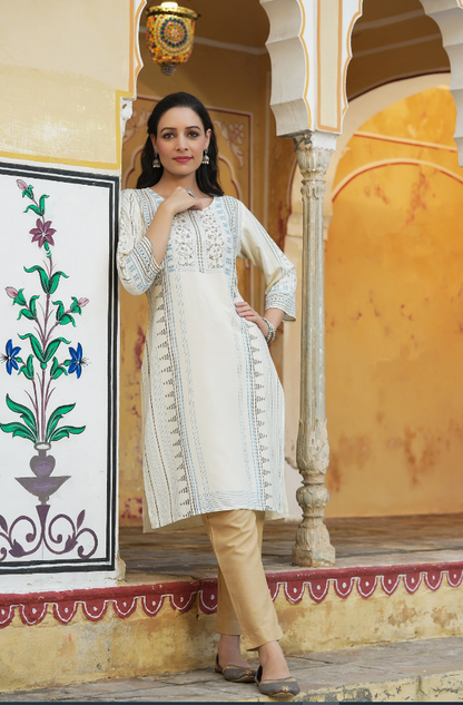 Women's Off-White Rayon Printed Straight Kurta