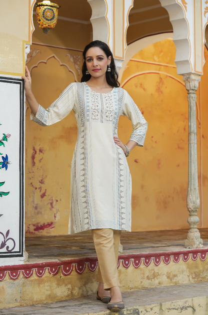 Women's Off-White Rayon Printed Straight Kurta