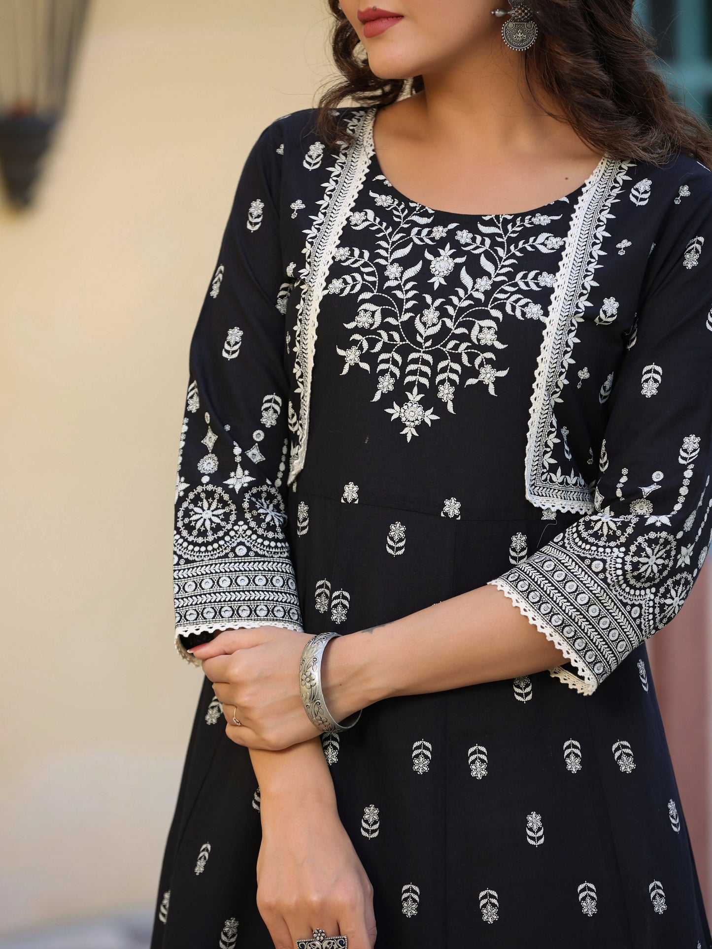 Color_Black
