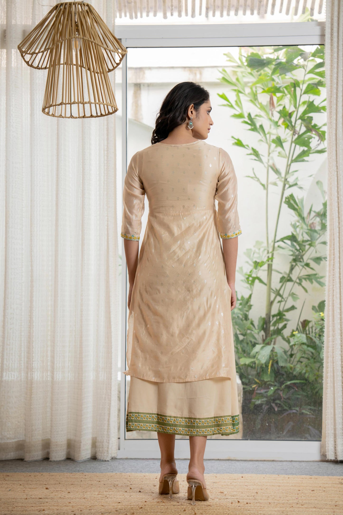 Color_Beige