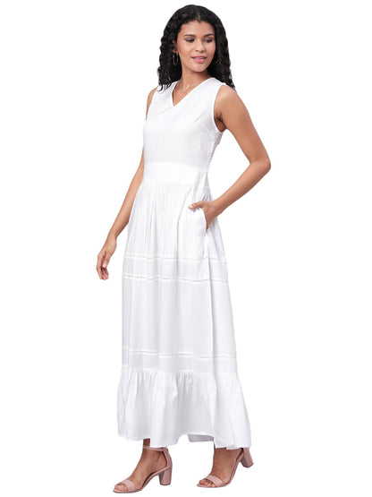 Women's White Solid Sleeveless Cotton V Neck Casual Dress