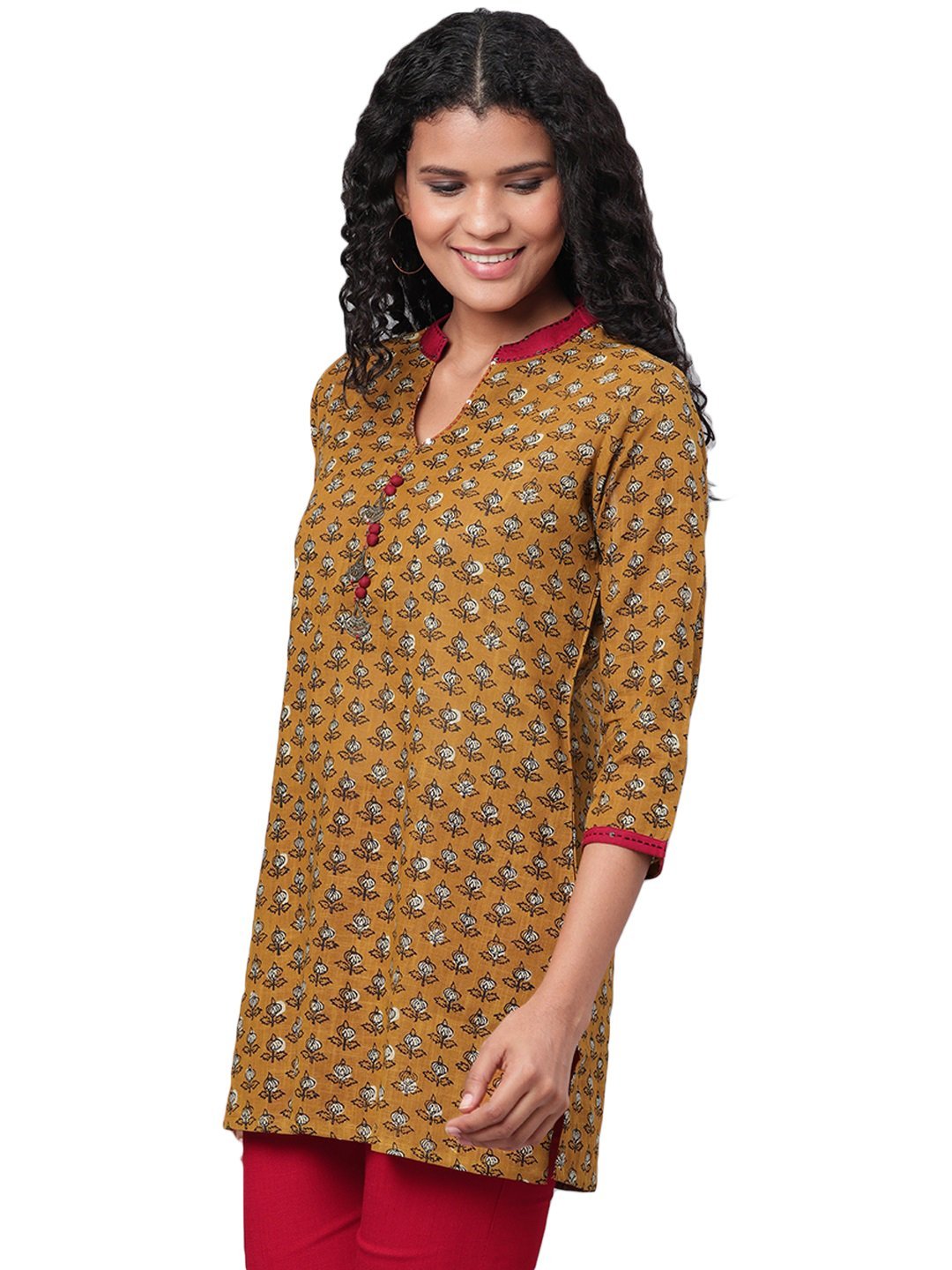 Women's Beige Printed 3/4 Sleeve V Neck Cotton Slub Casual Kurta Only
