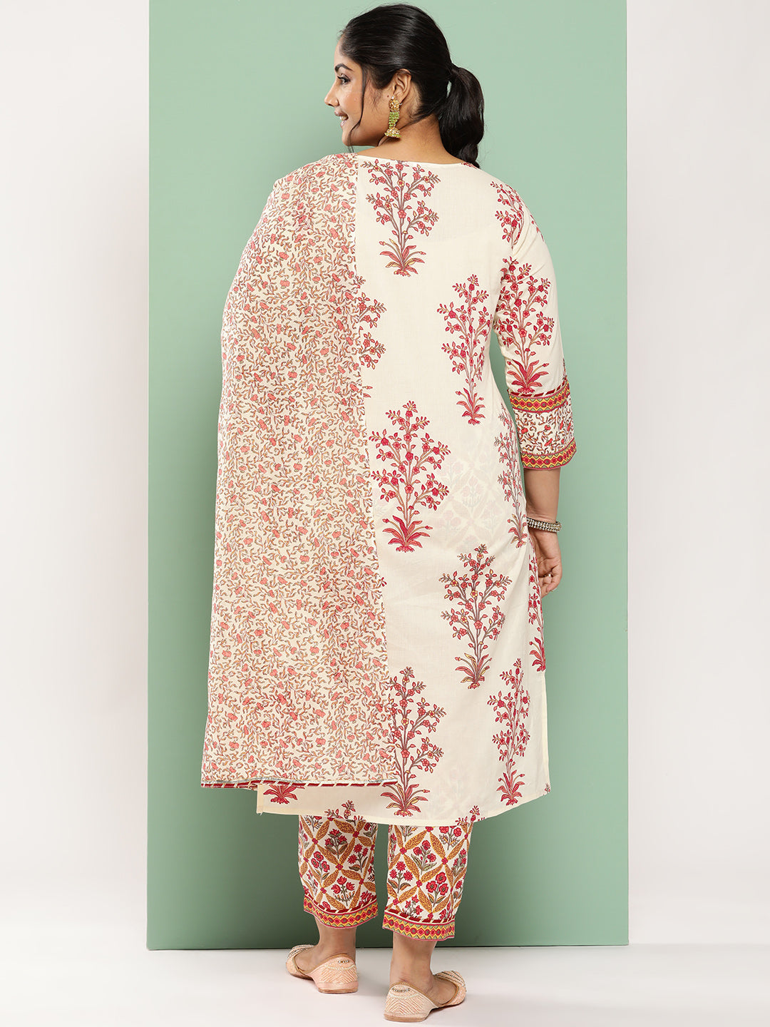 Women's Off White Printed Kurta With Trousers & With Dupatta