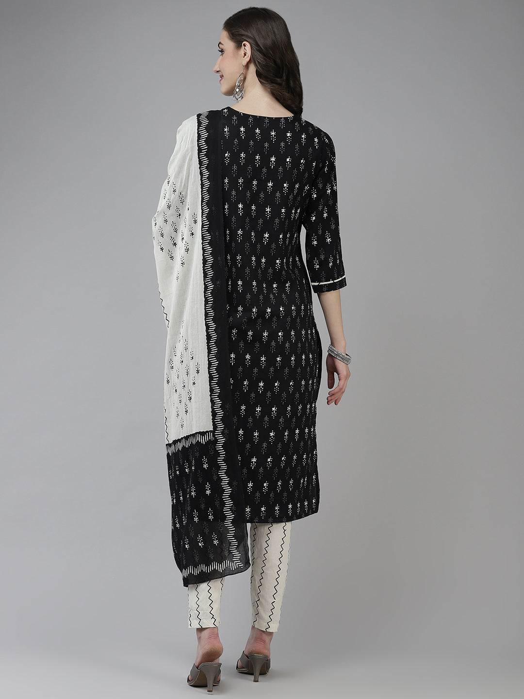 Color_Black