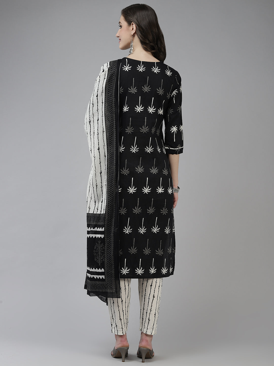 Color_Black