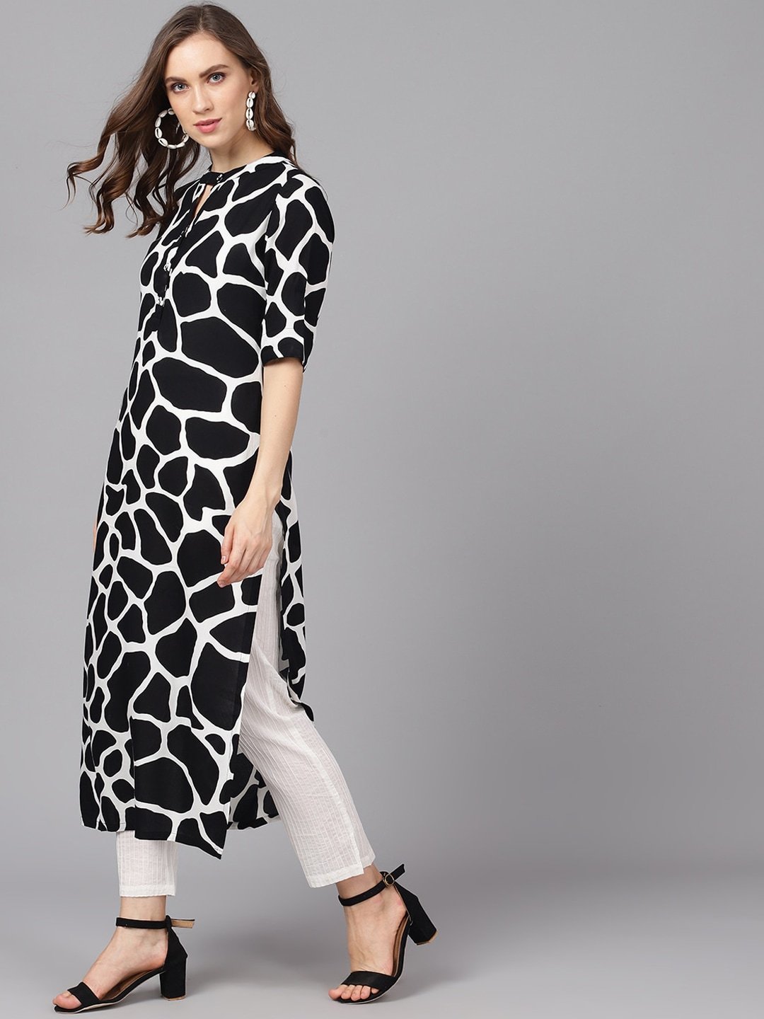 Women's  Black & White Printed Straight Kurta