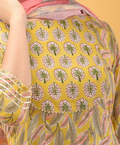 Women's Yellow Handblock Dupatta Set