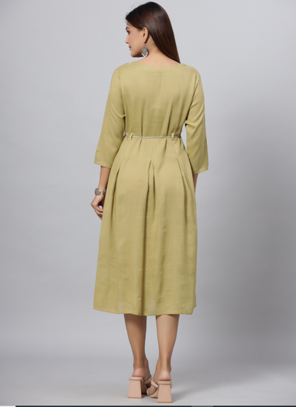Women's Green Rayon Slub Solid Dress