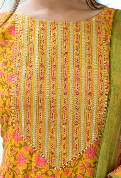 Women's Yellow Printed Dupatta Set