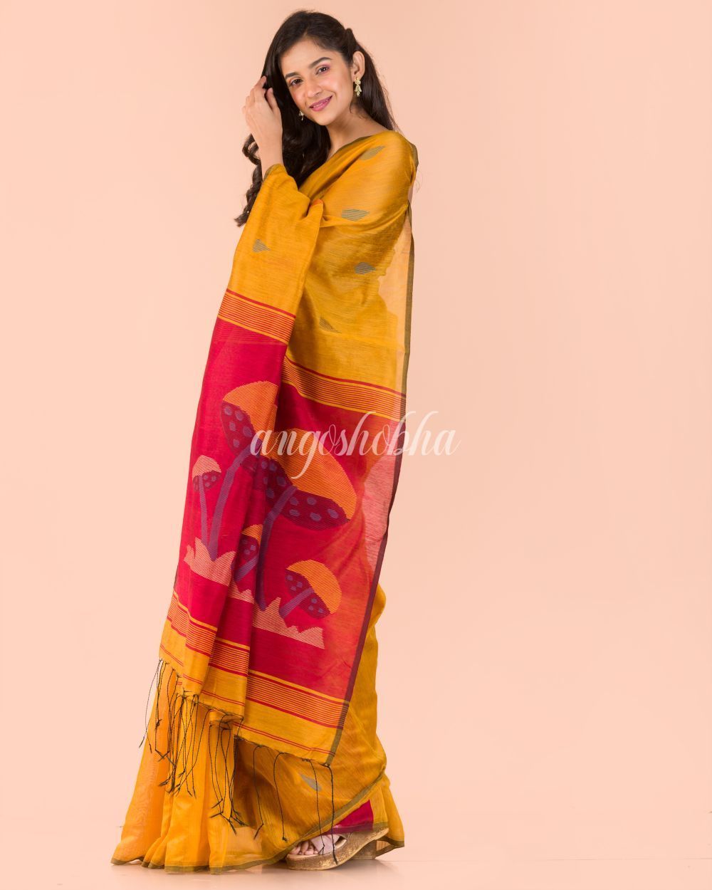 Women's Yellow Blended Cotton Handloom Saree