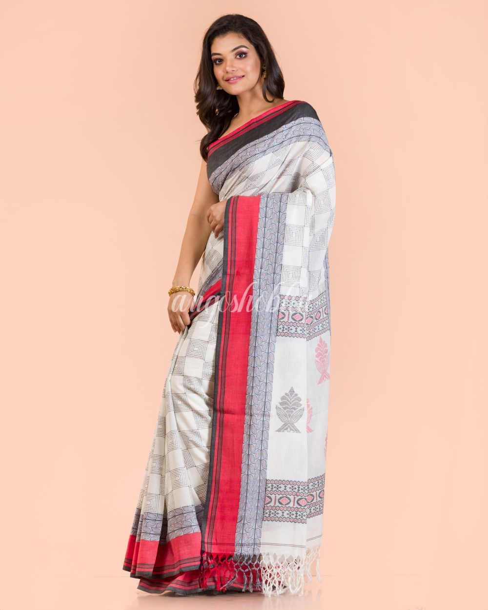 Women's White Handwoven Kantha Stitch Saree