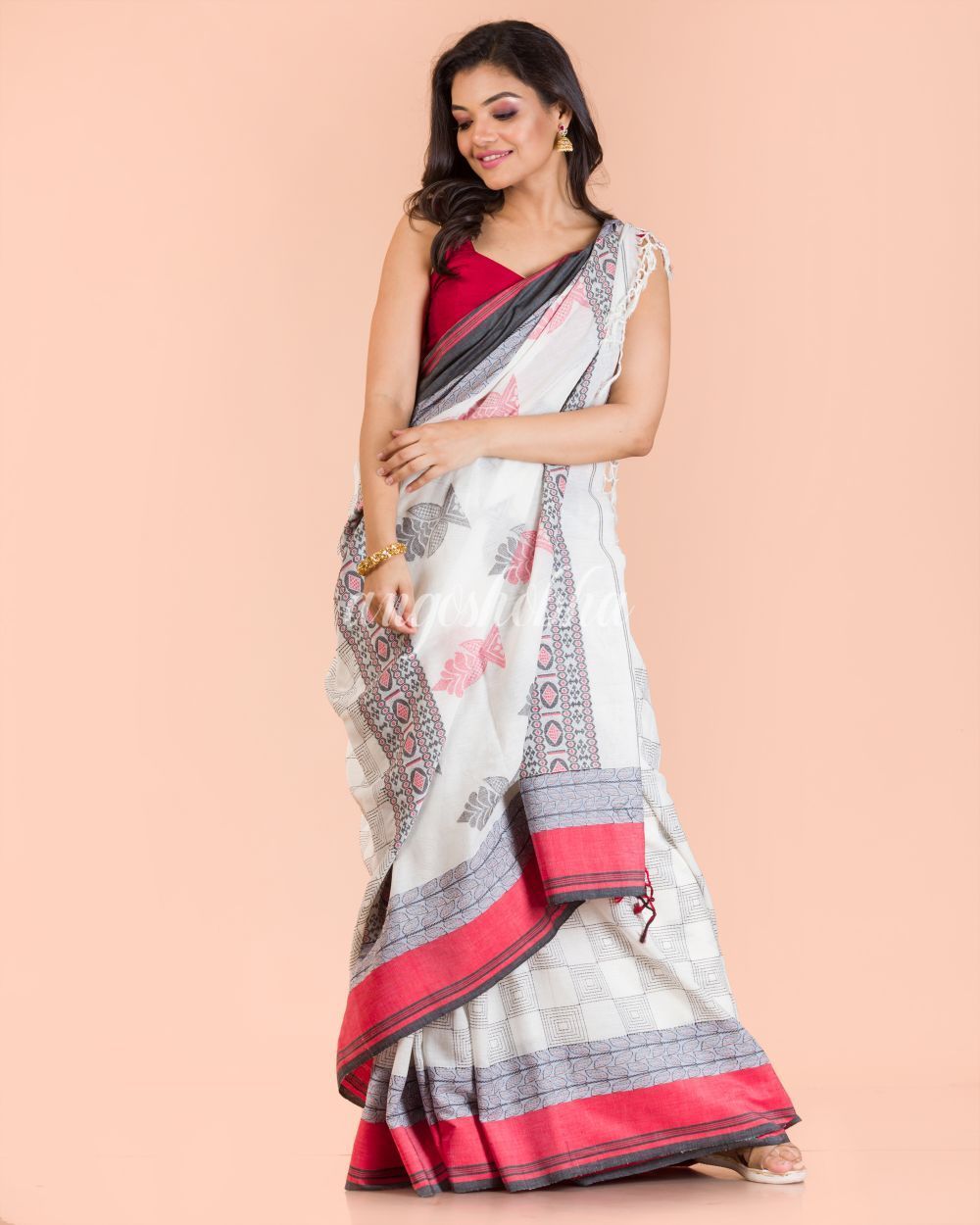 Women's White Handwoven Kantha Stitch Saree