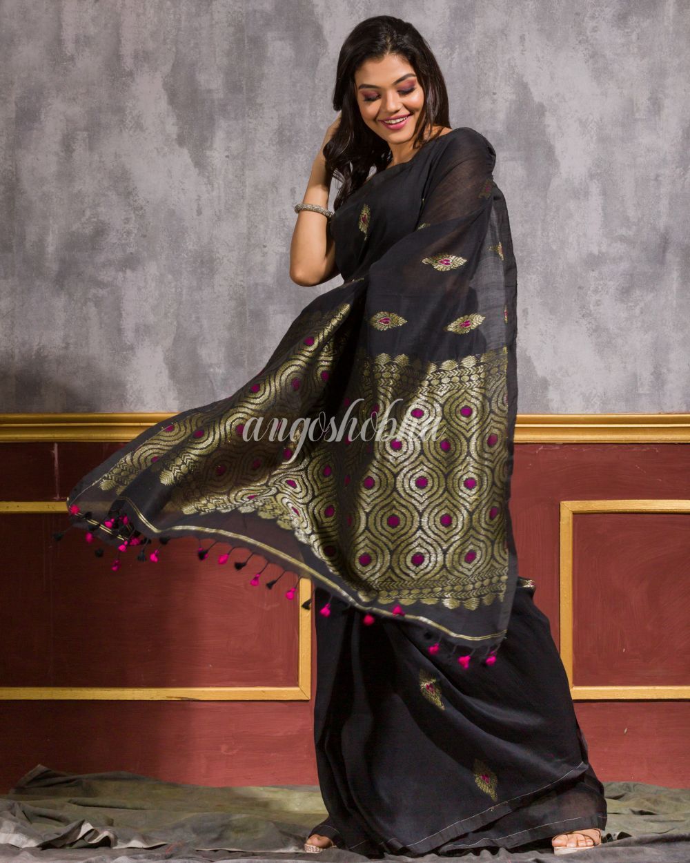 Women's Black Handwoven Linen Saree