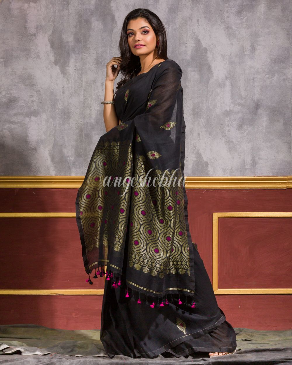 Women's Black Handwoven Linen Saree