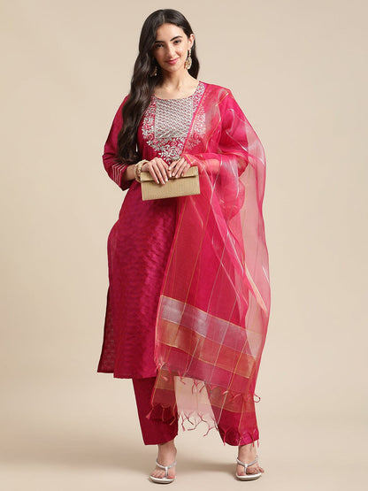 Women's Magenta Floral Gota Patti Embroidery Kurta Trouser Set With Organza Dupatta