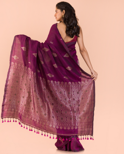 Women's Purple handwoven line saree