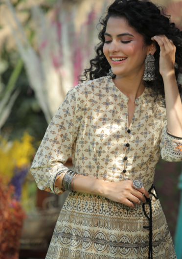 Women's Cream Georgette Printed Flared Dress with Waist Tie-up