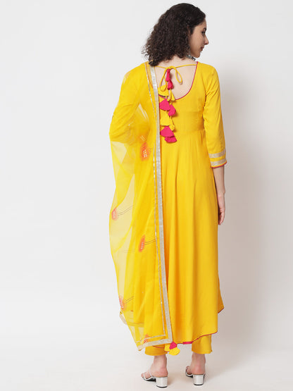 Women's Yellow Solid Kurta With Trousers & Dupatta
