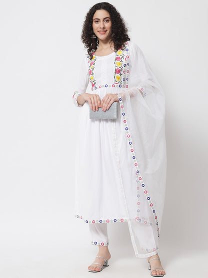 Women's White Floral Panelled Thread Work Kurti with Trousers & With Dupatta