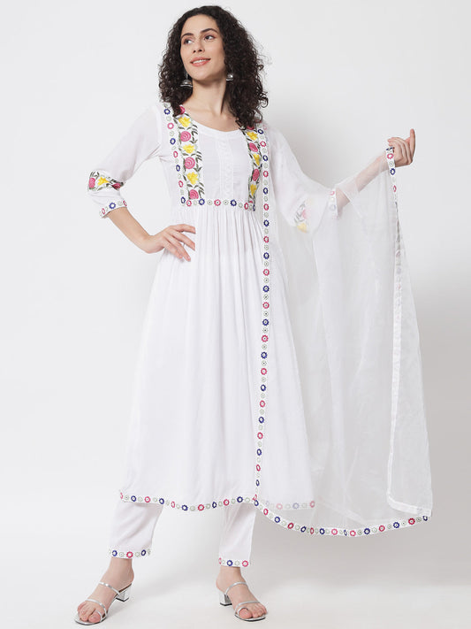 Women's White Floral Panelled Thread Work Kurti with Trousers & With Dupatta