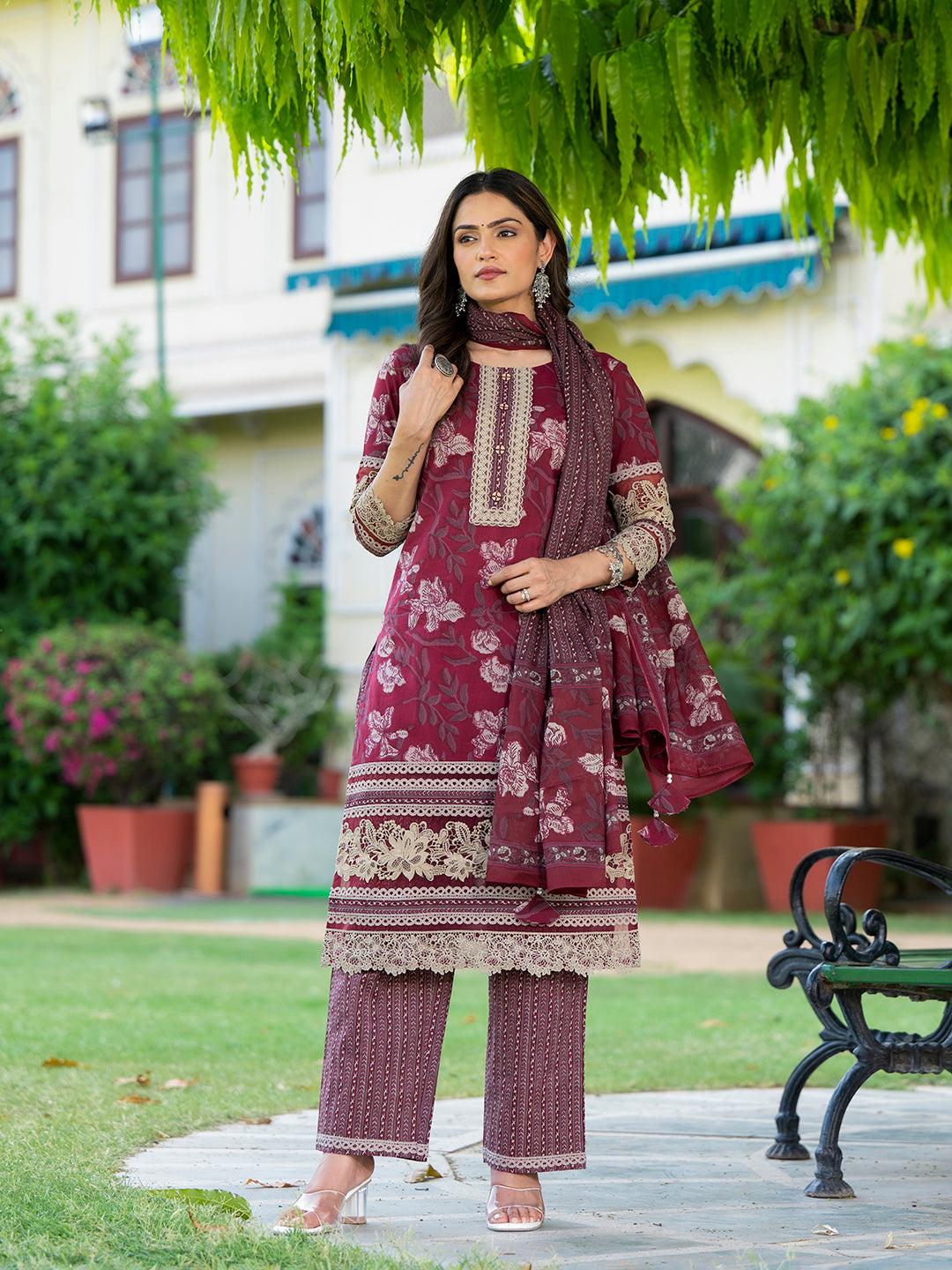 Color_Maroon