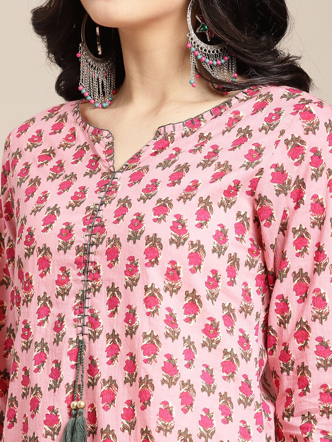 Women's Pink Floral Printed Kurta With Hanwork Detailing On Yoke
