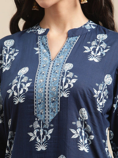Women's Indigo Floral Printed Kurta With Patch Embroidery On Yoke And Sleeves