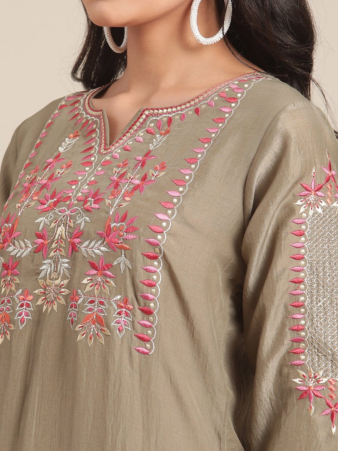 Women's Solid Olive Kurta With Thread And Zari Embroidery And Paired With Trouser And Contrast Dupatta