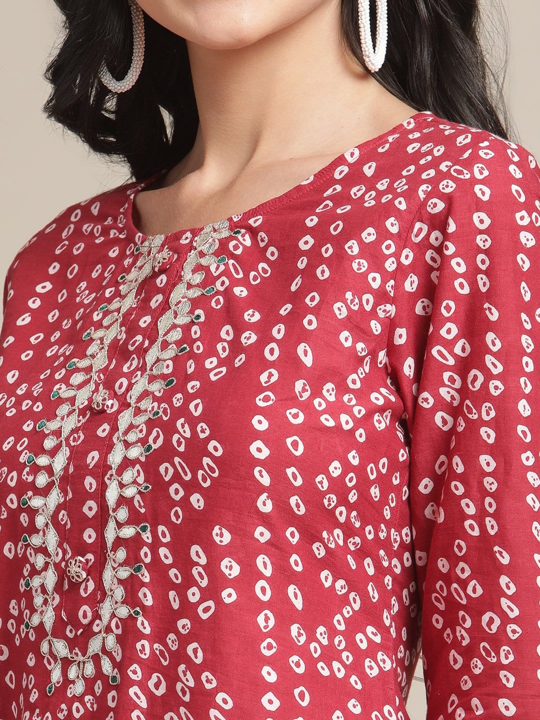 Women's Red And White Round Neckline Bandhani Printed  Straight Kurta With Embroidery And 3/4Th Sleeve
