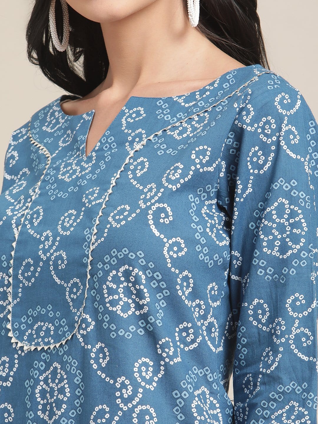 Women's KSUT Blue And White Bandhej Printed Kurta With 3/4Th Sleeves