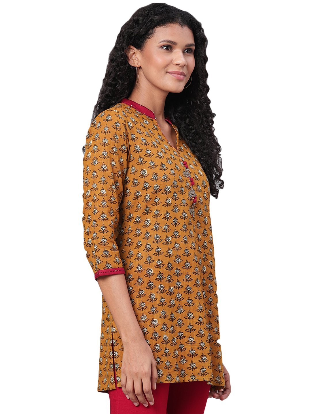 Women's Beige Printed 3/4 Sleeve V Neck Cotton Slub Casual Kurta Only