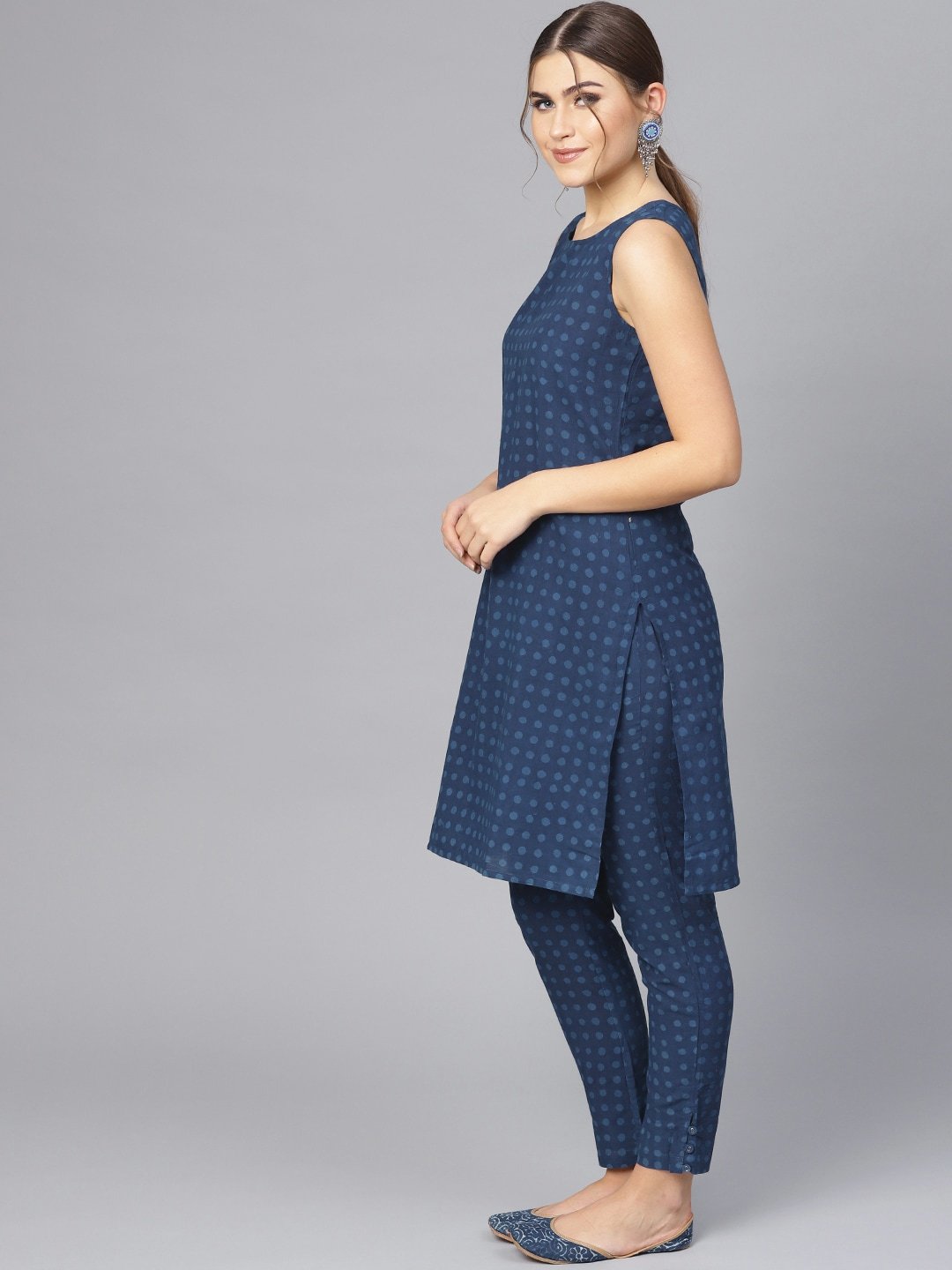 Women's  Navy Blue Printed Kurta with Trousers