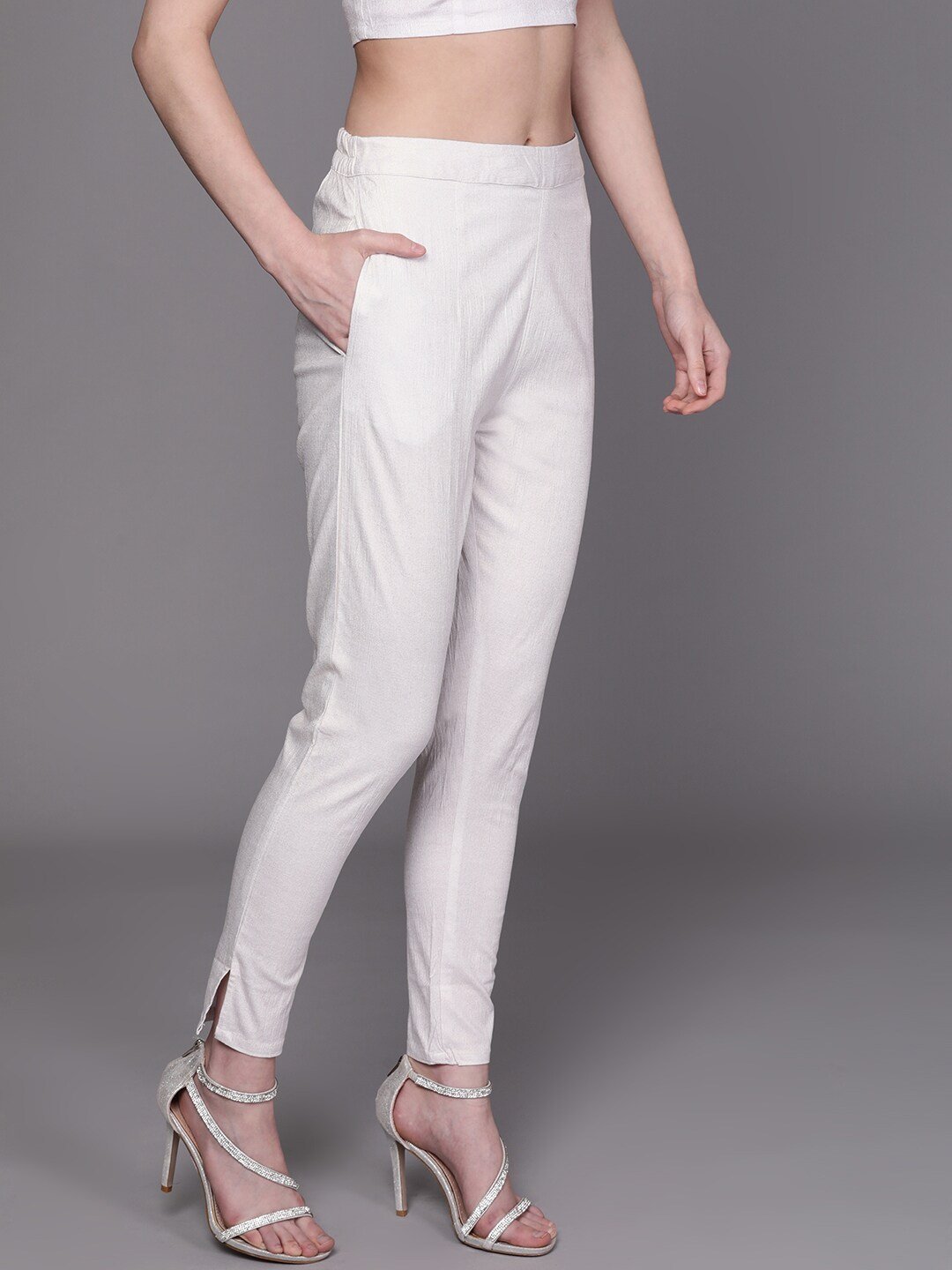 Women's  White Solid Regular Cropped Trousers