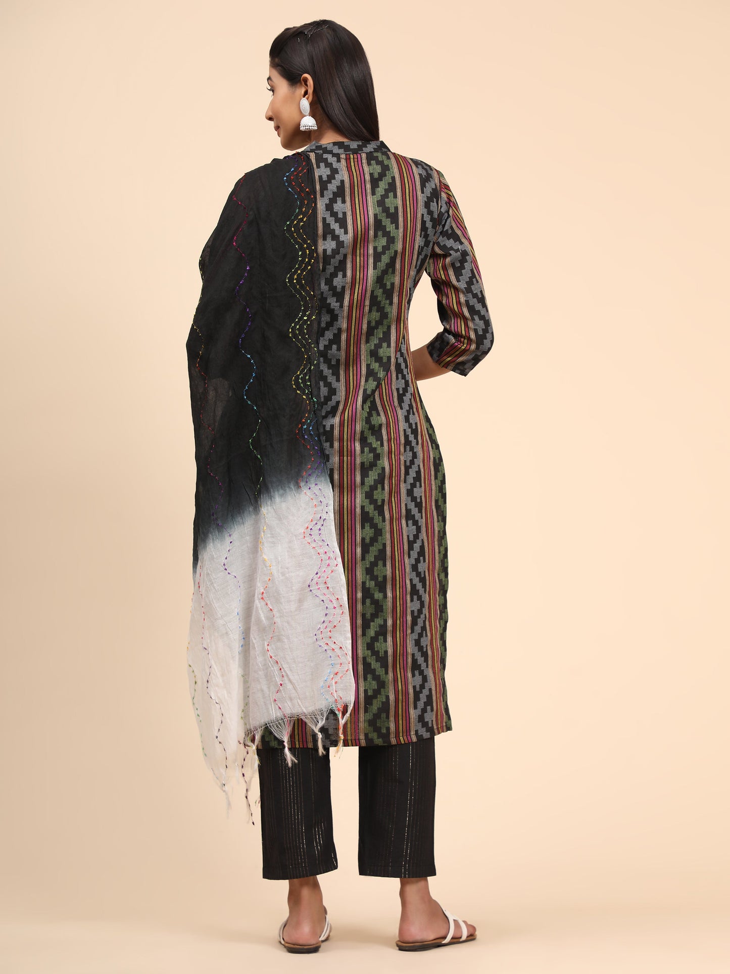 Color_Black