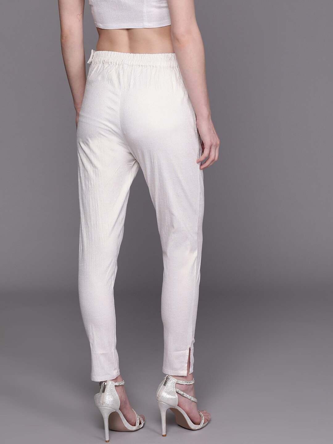 Women's  White Solid Regular Cropped Trousers