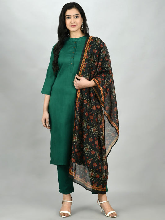 Women's Green Silk Blend Solid 3/4 Sleeve Mandarin Neck Casual Kurta Pant Dupatta Set