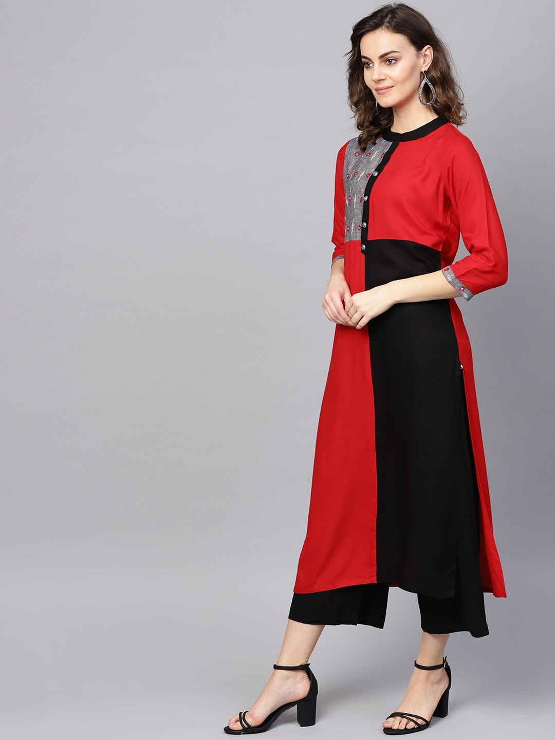Women's Red & Black Ikat Handloom Colourblocked Straight Kurta