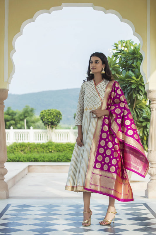 Buy_Women's_Fuschia_Brocade_Taffeta_Silk_Dupatta_Online_Trendia