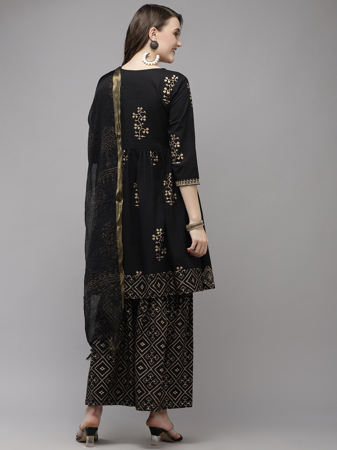 Color_Black