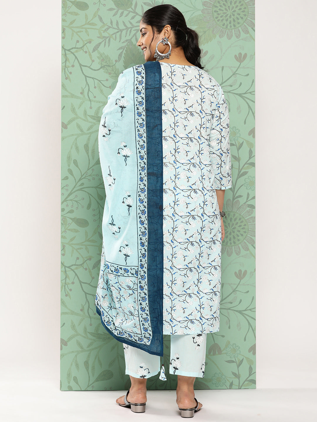 Women's Blue & White Floral Printed Cotton Kurta With Trousers & Dupatta