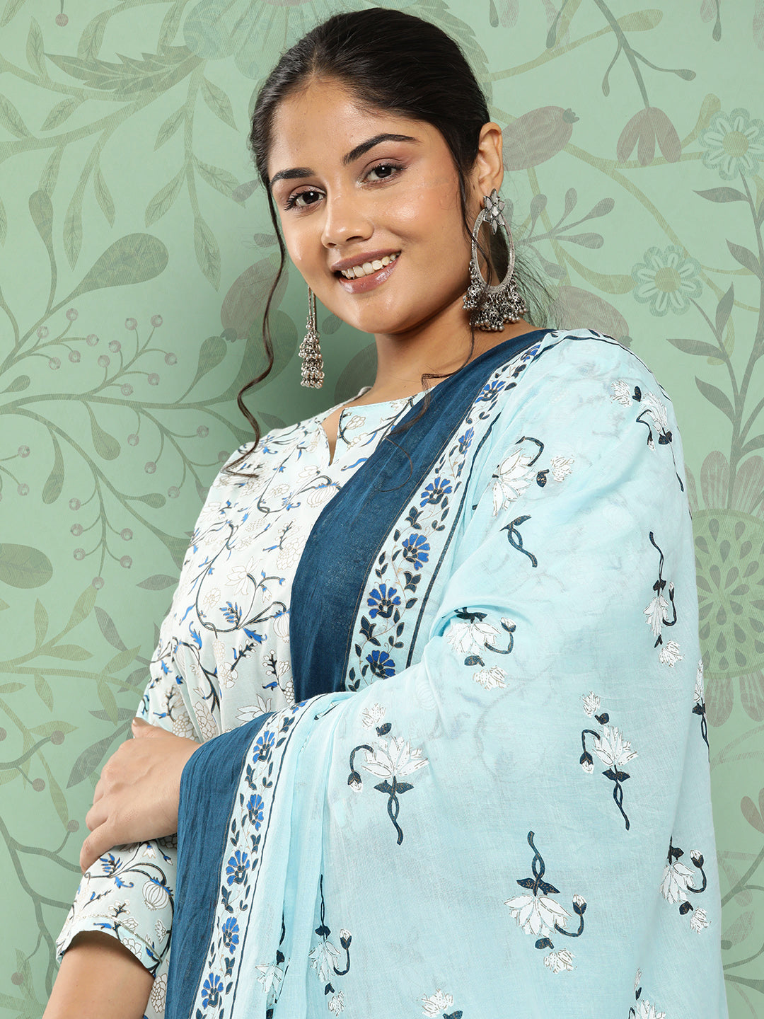 Women's Blue & White Floral Printed Cotton Kurta With Trousers & Dupatta