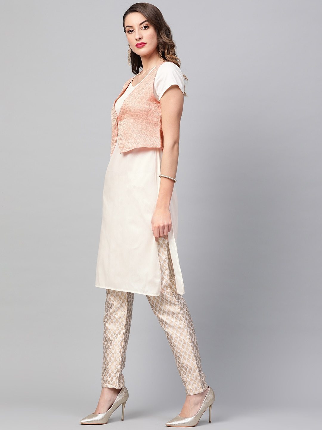 Women's  Off-White & Peach-Coloured Solid Straight Kurta with Ethnic Jacket
