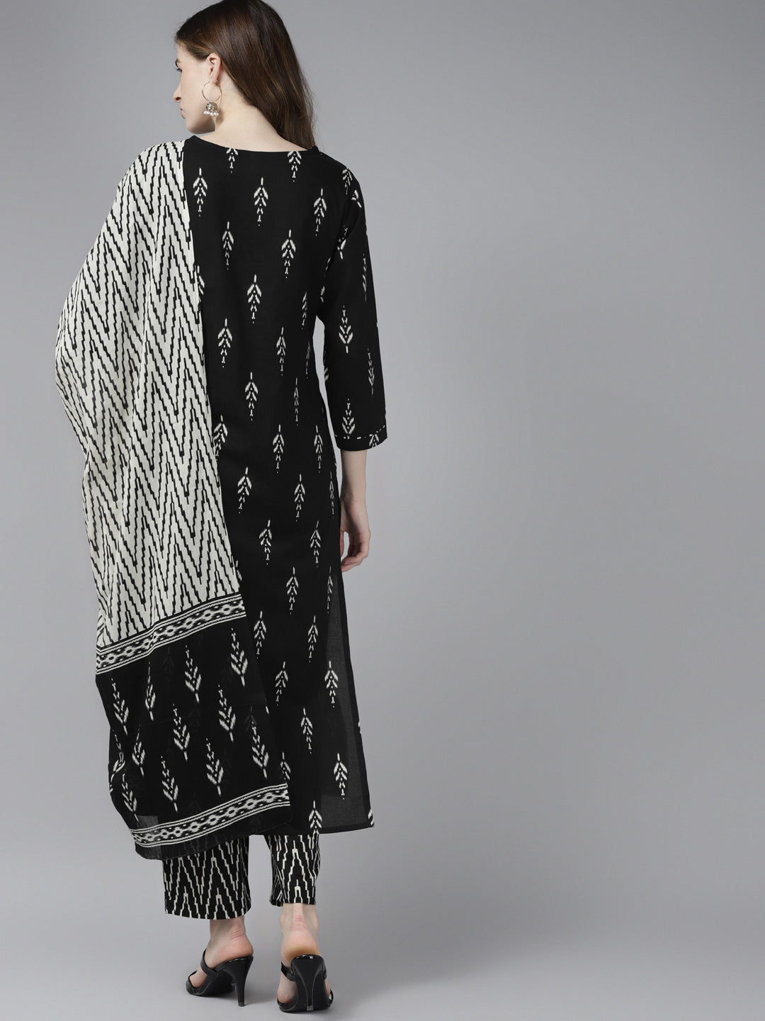 Color_Black