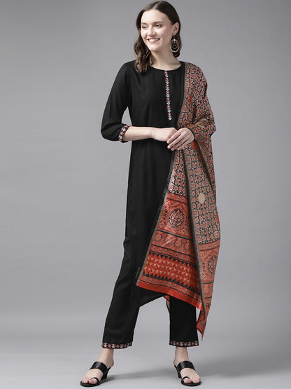 Women's Black Solid Kurta With Trousers And Dupatta