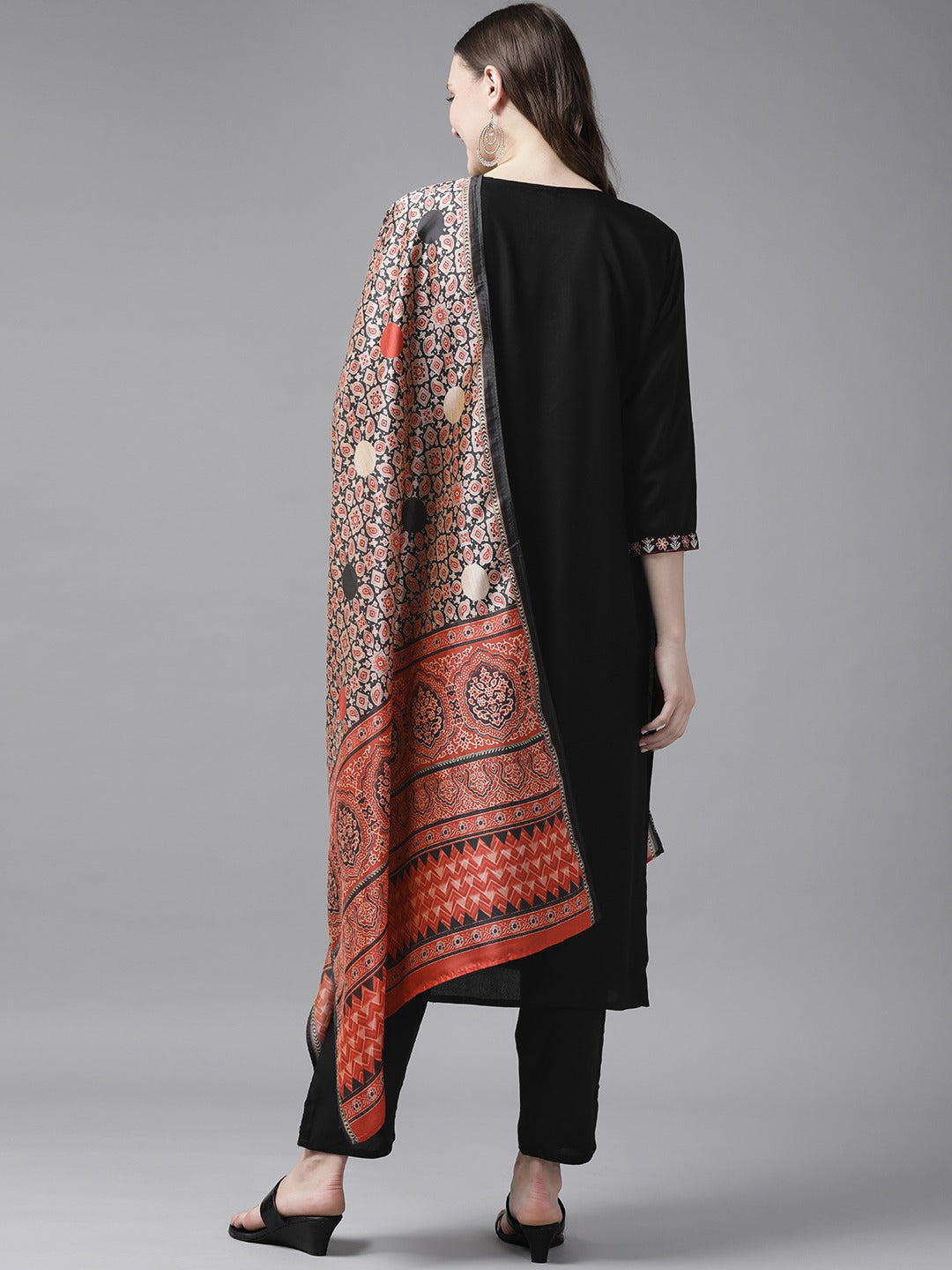Women's Black Solid Kurta With Trousers And Dupatta